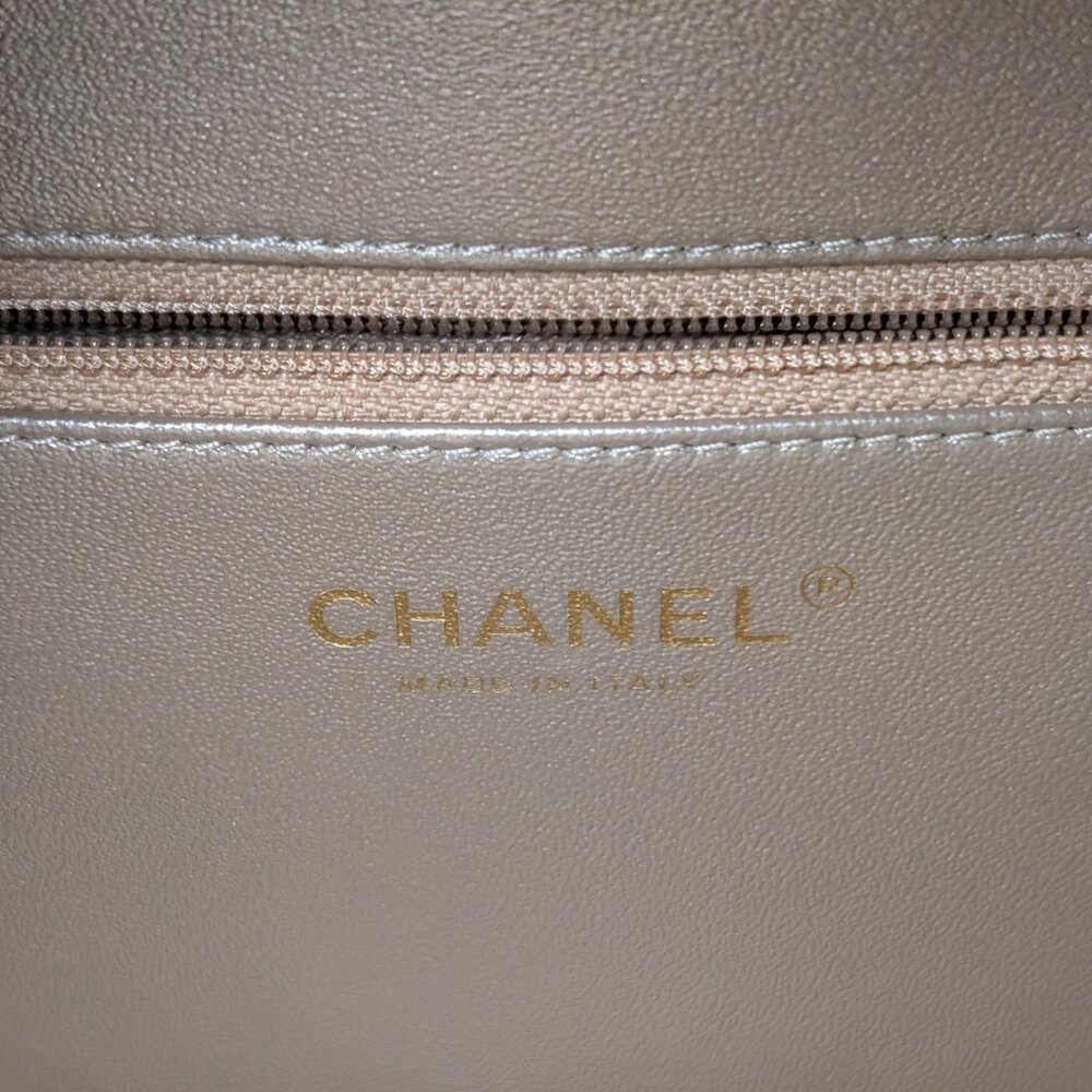 Chanel Filigree Rattan Bag - Picture 12 of 16